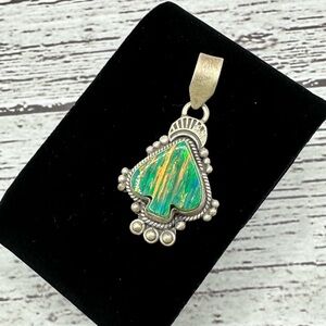 Elegant Silver and Green Opal Pendant Necklace